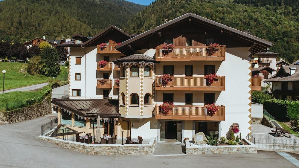 Gaia Residence Hotel Mezzana (Trentino Alto Adige) Exterior foto